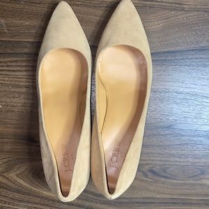 Tan suede never worn size 9 pumps